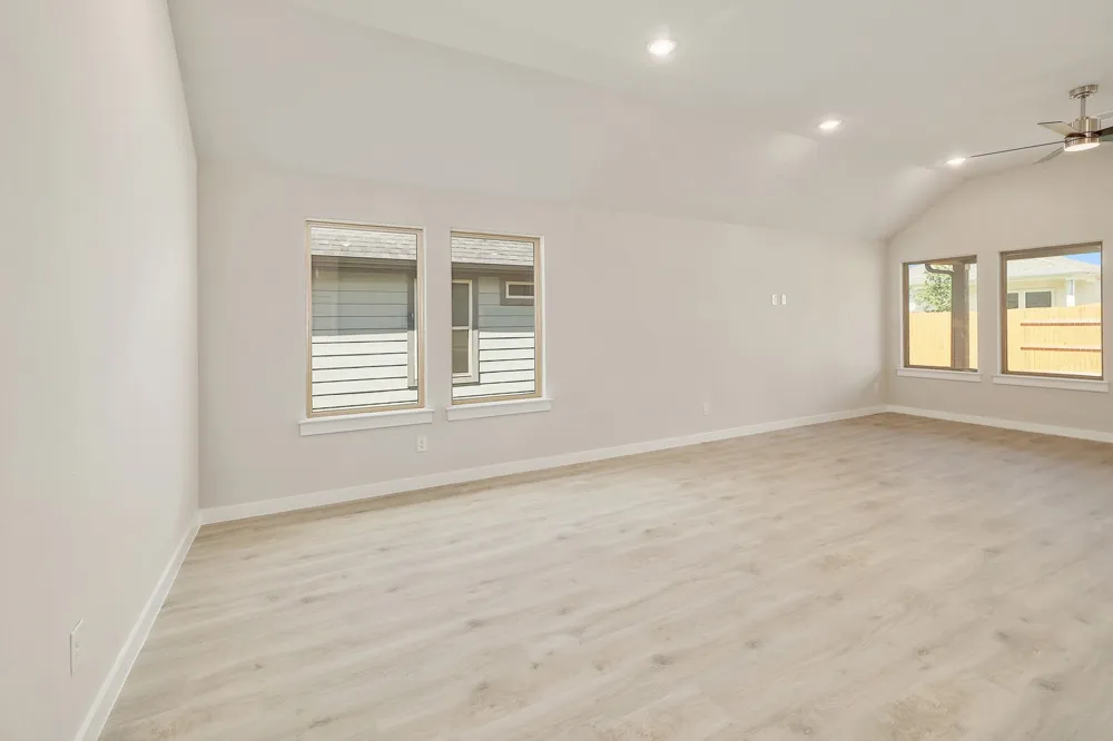 107 Malibu Hutto, TX 78634
