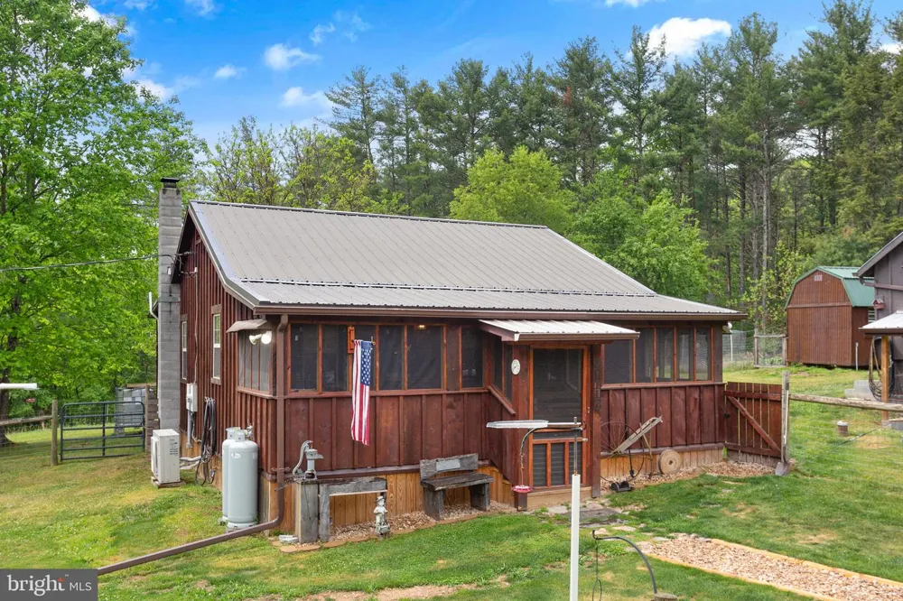21117 MINE MOUNTAIN Bergton, VA 22811
