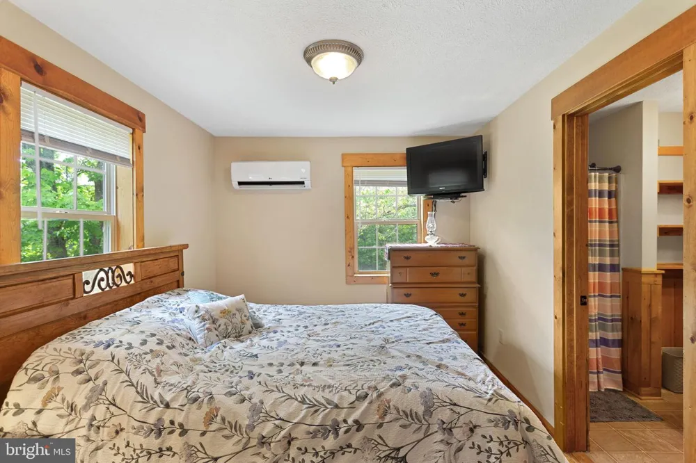 21117 MINE MOUNTAIN Bergton, VA 22811