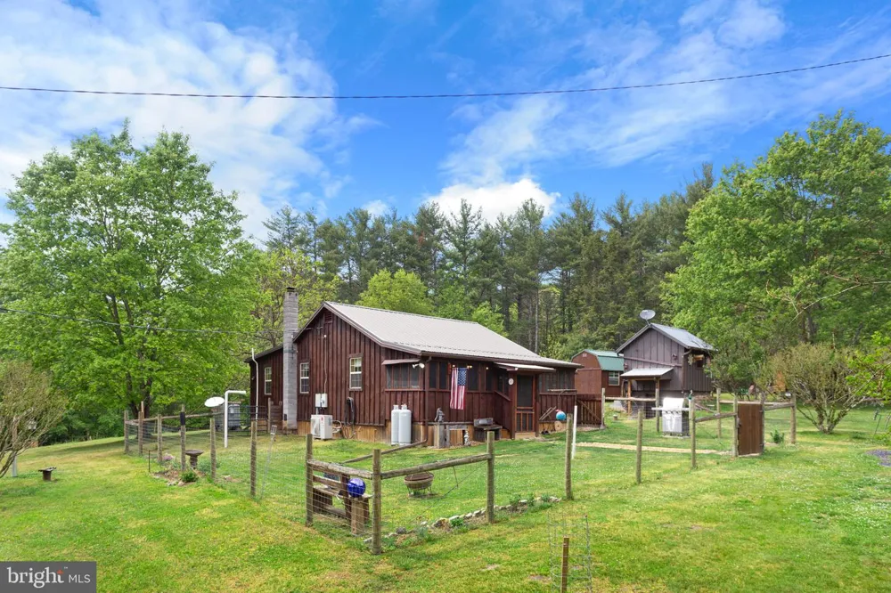 21117 MINE MOUNTAIN Bergton, VA 22811