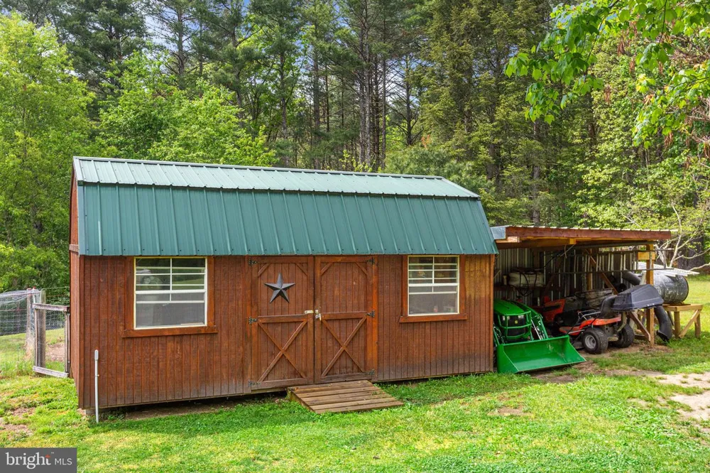 21117 MINE MOUNTAIN Bergton, VA 22811