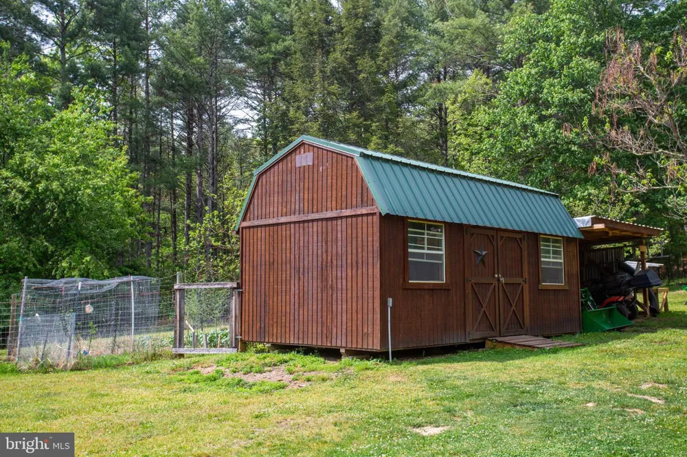 21117 MINE MOUNTAIN Bergton, VA 22811