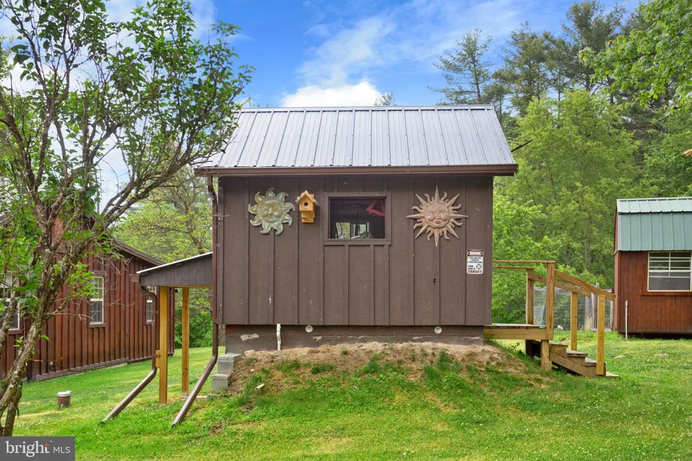 21117 MINE MOUNTAIN Bergton, VA 22811