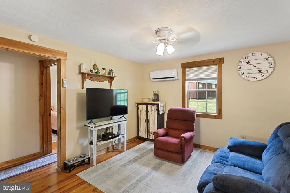 21117 MINE MOUNTAIN Bergton, VA 22811