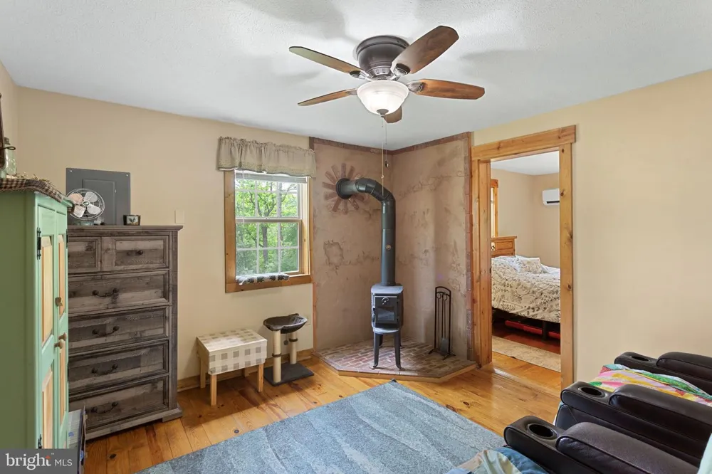 21117 MINE MOUNTAIN Bergton, VA 22811