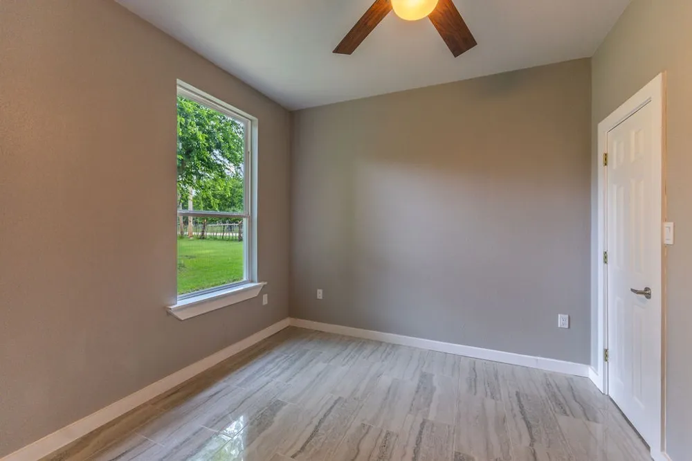 328 E Norway Street Walnut Springs, TX 76690