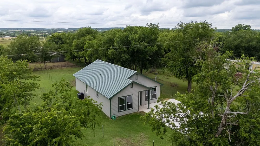 328 E Norway Street Walnut Springs, TX 76690