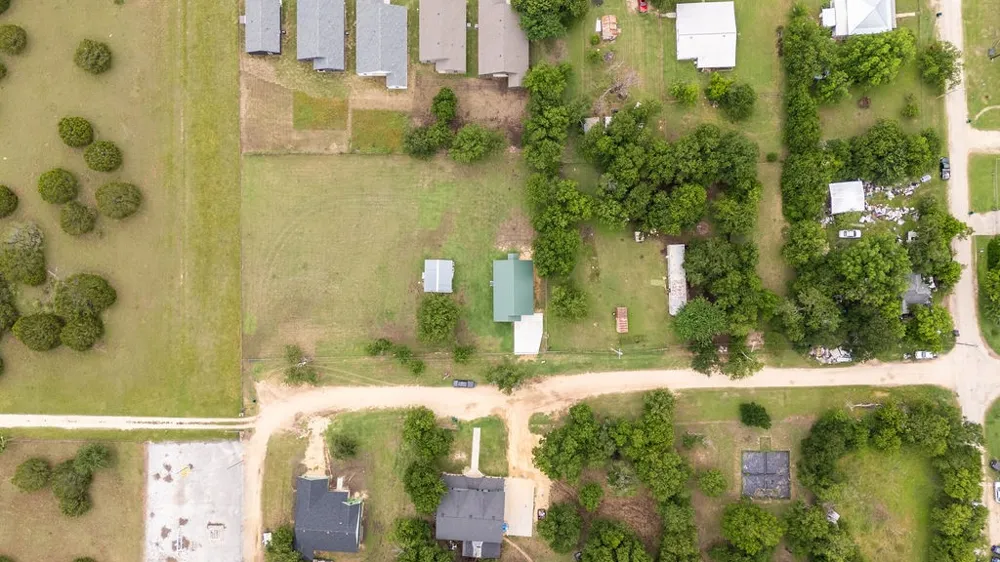 328 E Norway Street Walnut Springs, TX 76690