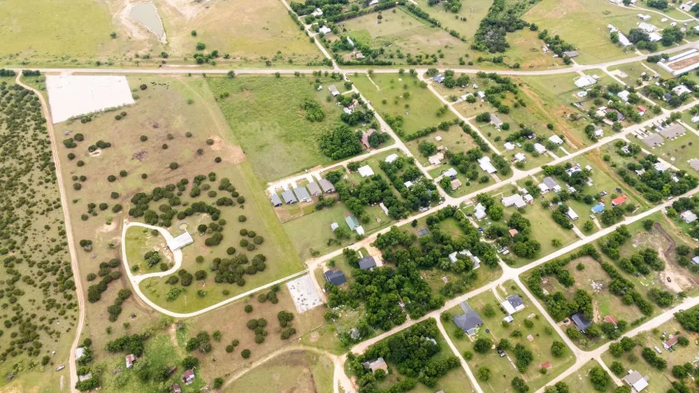 328 E Norway Street Walnut Springs, TX 76690