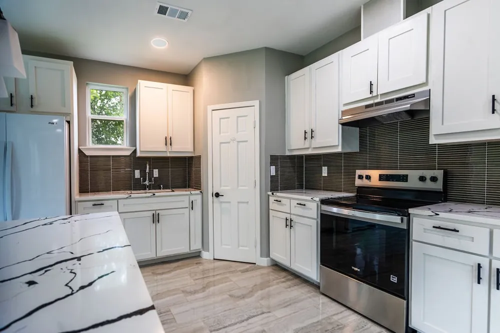 328 E Norway Street Walnut Springs, TX 76690