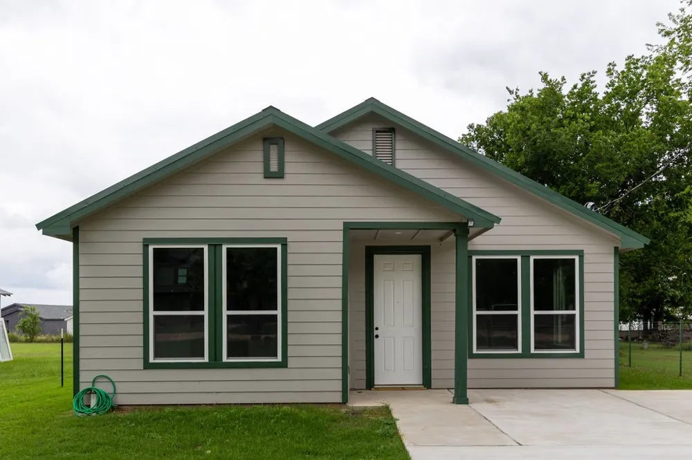 328 E Norway Street Walnut Springs, TX 76690