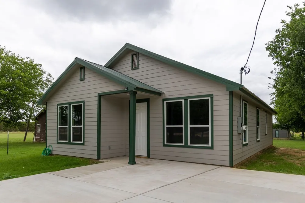 328 E Norway Street Walnut Springs, TX 76690