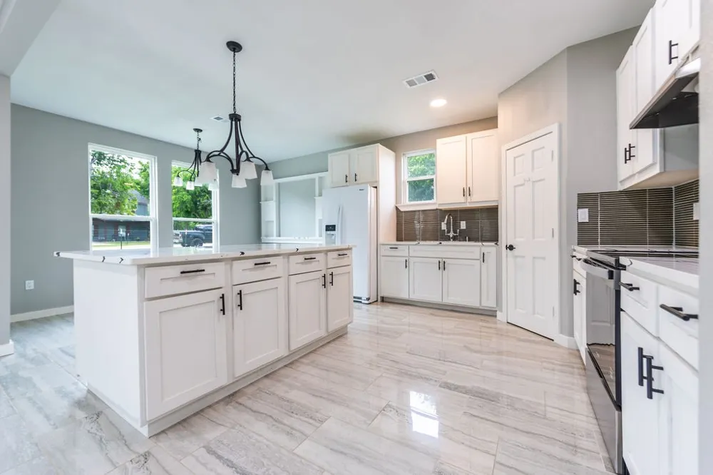 328 E Norway Street Walnut Springs, TX 76690