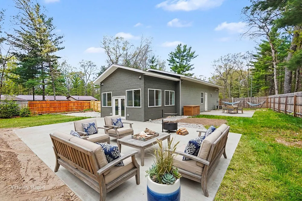 1581 Lone Pine Drive Peacock Township, MI 49304