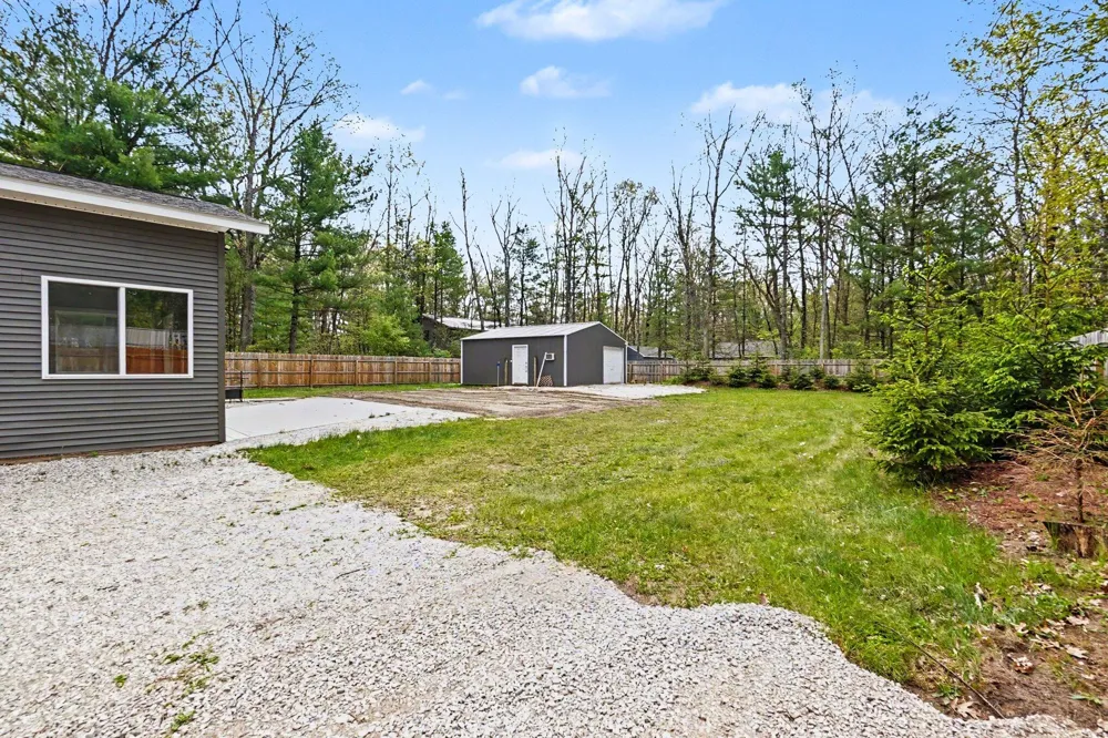 1581 Lone Pine Drive Peacock Township, MI 49304