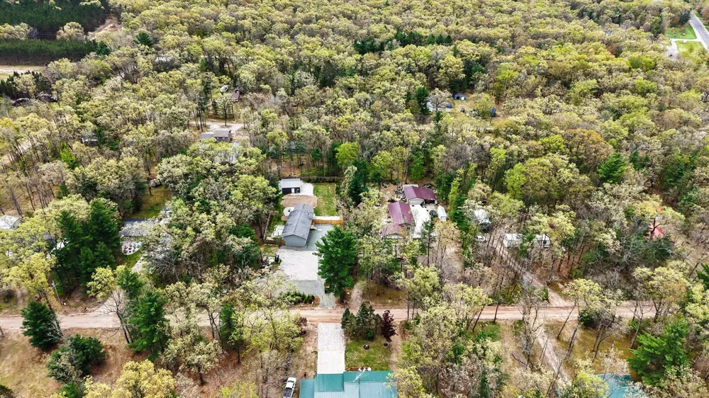 1581 Lone Pine Drive Peacock Township, MI 49304