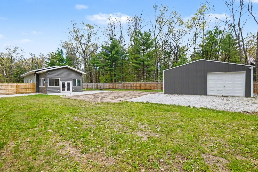 1581 Lone Pine Drive Peacock Township, MI 49304