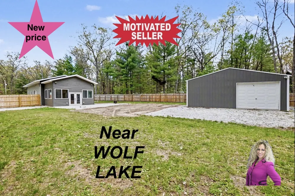 1581 Lone Pine Drive Peacock Township, MI 49304