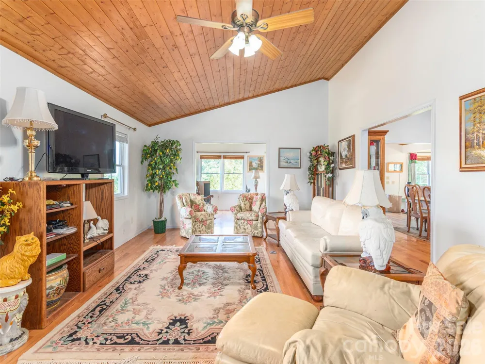 1120 Jacobs Branch Road Franklin, NC 28734