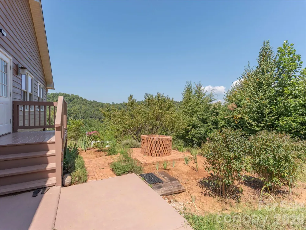 1120 Jacobs Branch Road Franklin, NC 28734