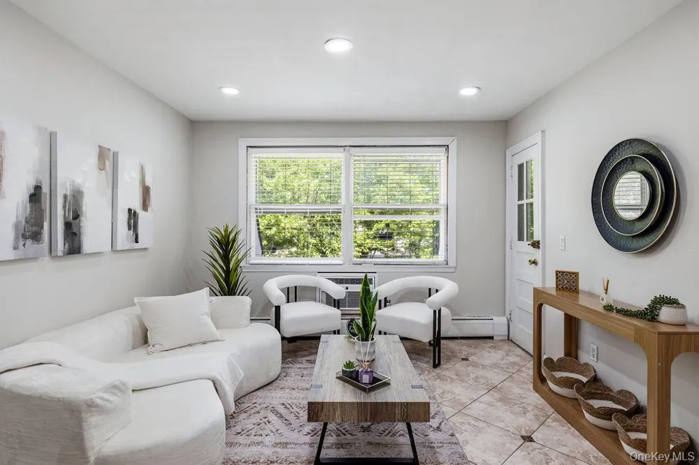 160 E Kearsing Parkway Monsey, NY 10952