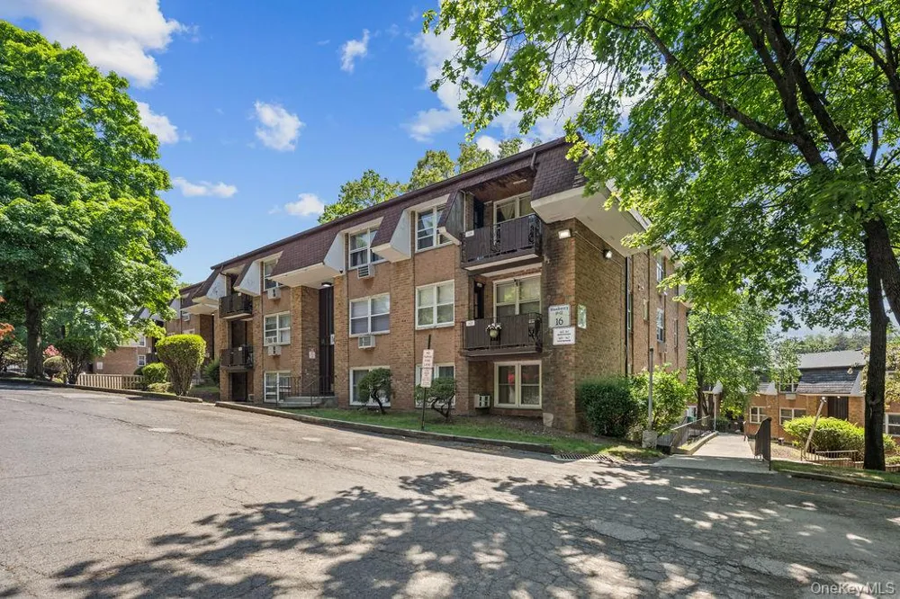 160 E Kearsing Parkway Monsey, NY 10952