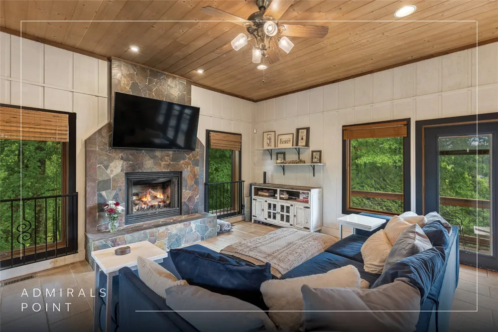 36 Heavens Gate Lane Glenville, NC 28736