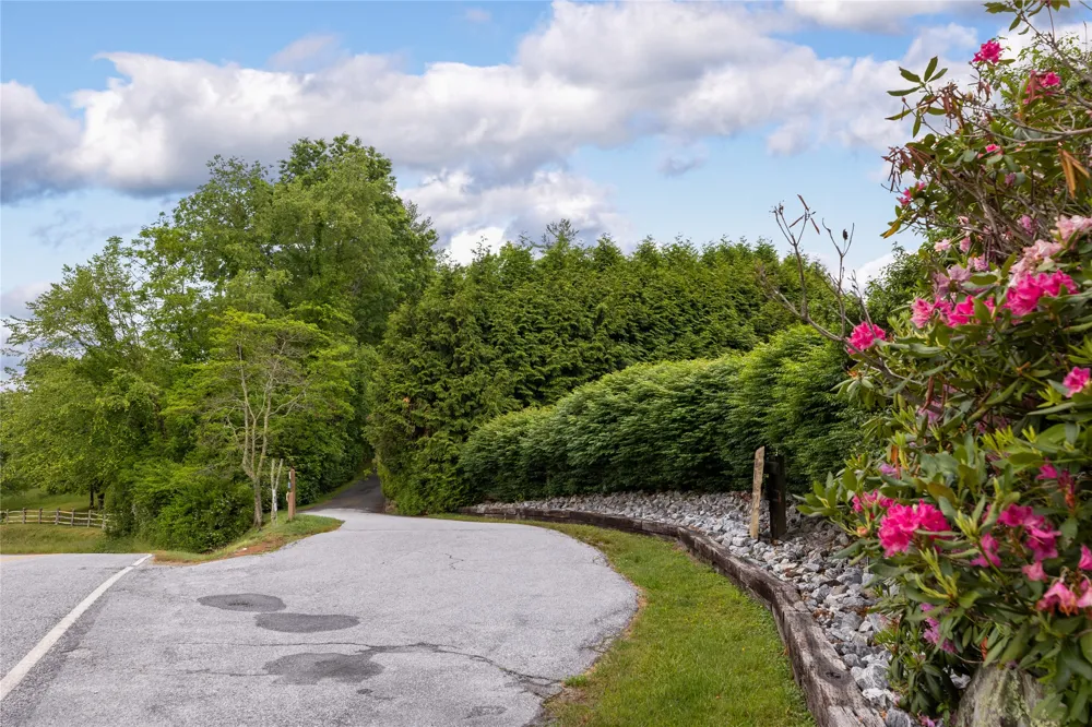 36 Heavens Gate Lane Glenville, NC 28736