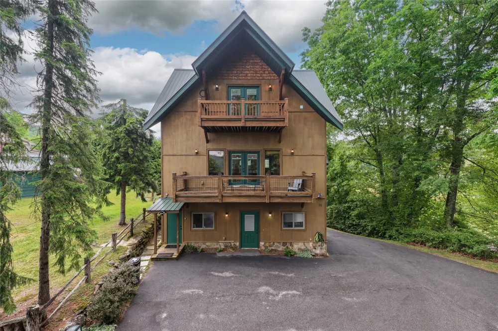 36 Heavens Gate Lane Glenville, NC 28736