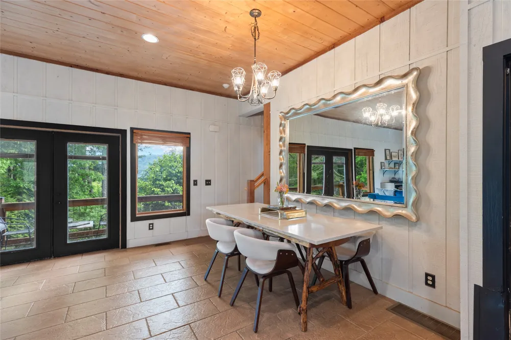 36 Heavens Gate Lane Glenville, NC 28736