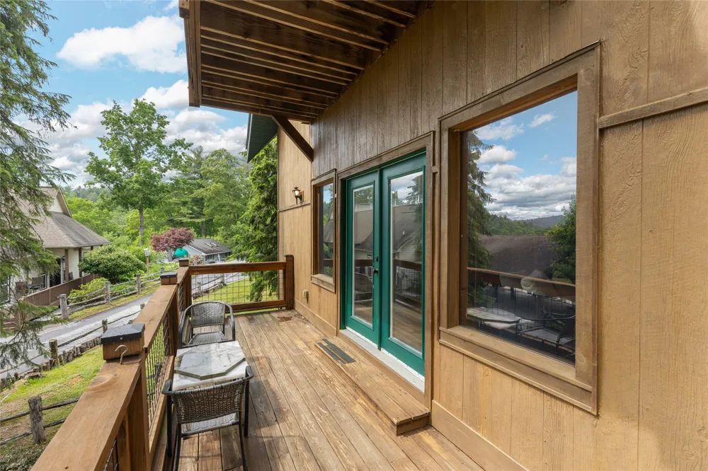 36 Heavens Gate Lane Glenville, NC 28736