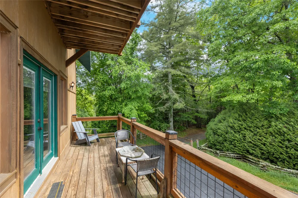 36 Heavens Gate Lane Glenville, NC 28736
