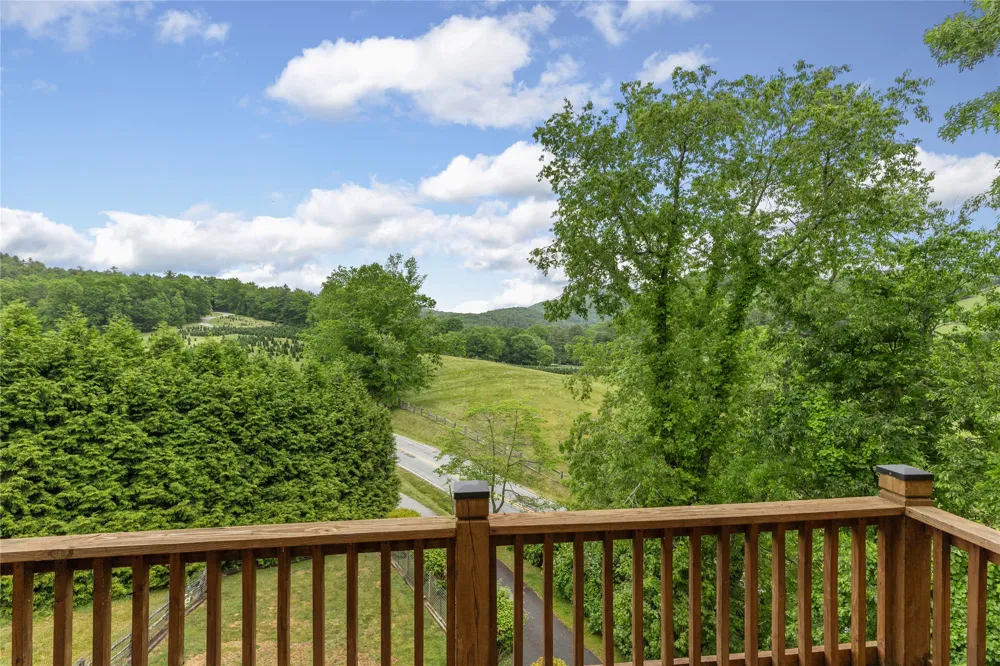 36 Heavens Gate Lane Glenville, NC 28736
