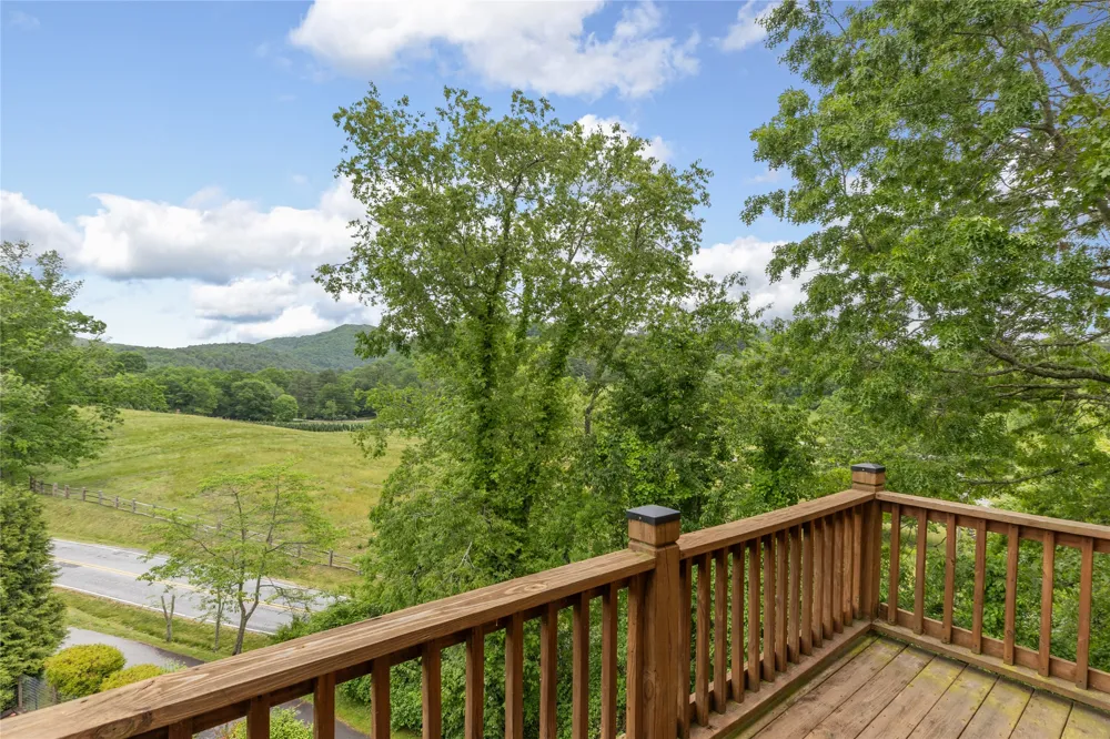 36 Heavens Gate Lane Glenville, NC 28736