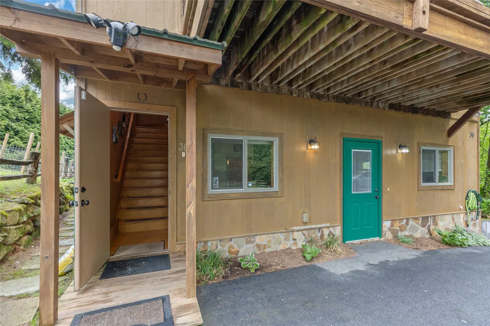 36 Heavens Gate Lane Glenville, NC 28736