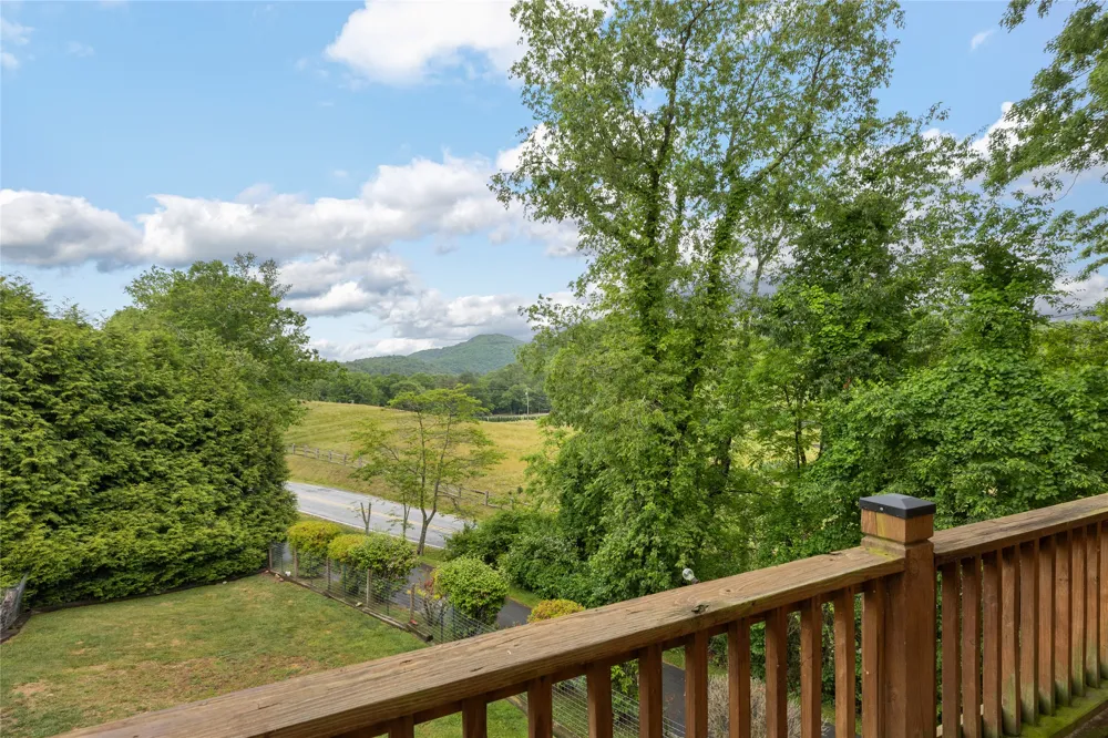 36 Heavens Gate Lane Glenville, NC 28736