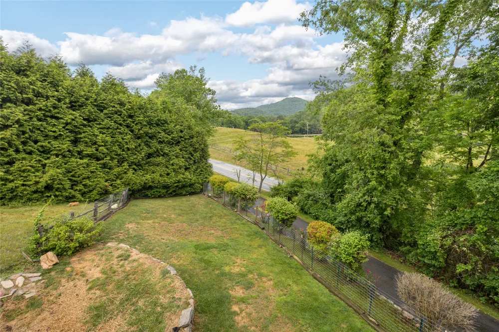 36 Heavens Gate Lane Glenville, NC 28736