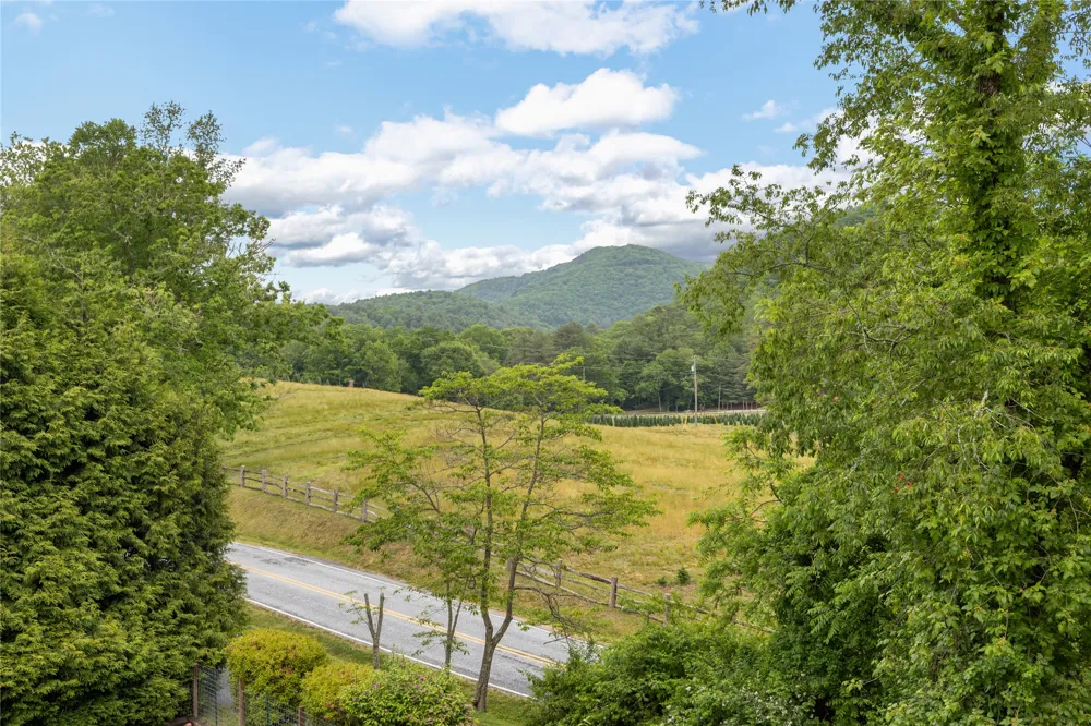 36 Heavens Gate Lane Glenville, NC 28736