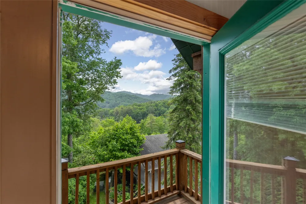 36 Heavens Gate Lane Glenville, NC 28736