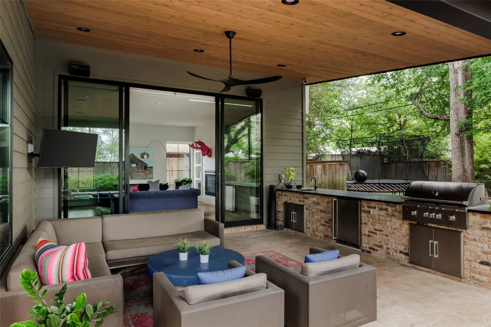 2311 Westoak Drive Austin, TX 78704