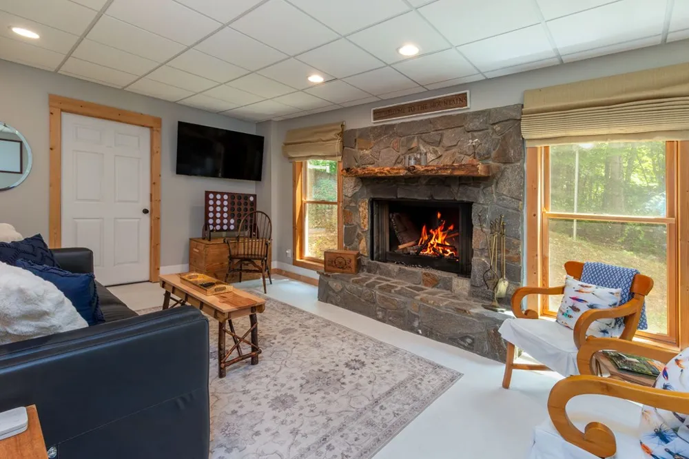 Hidden View Lane Almond, NC 28702
