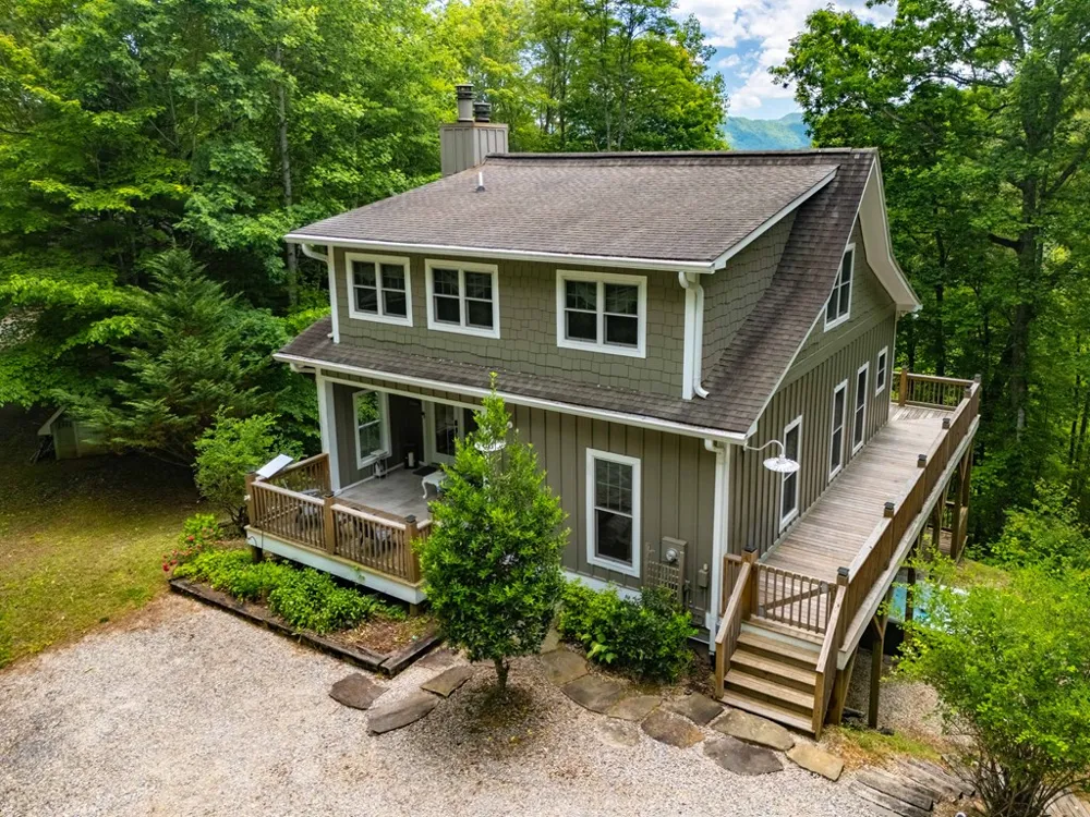 Hidden View Lane Almond, NC 28702