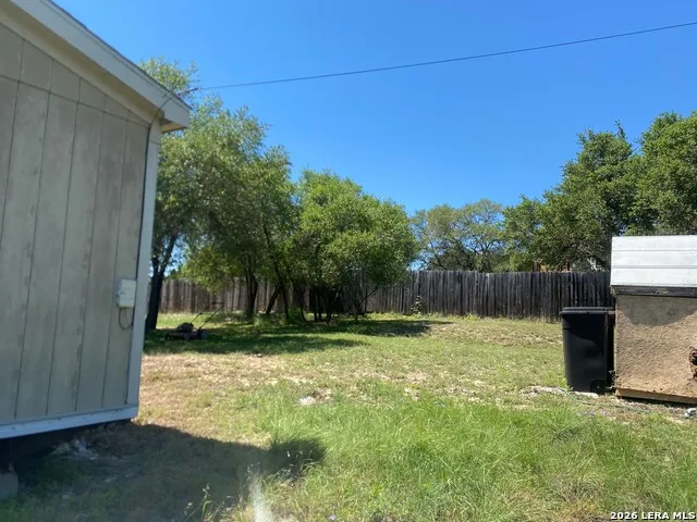 348 15TH ST E Lakehills, TX 78063