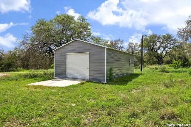 575 County Road 342 Hondo, TX 78861