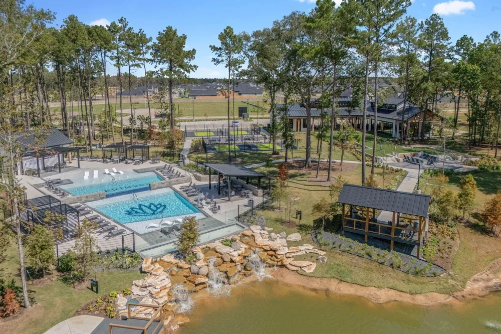 930 Sutherland Falls Street Conroe, TX 77303