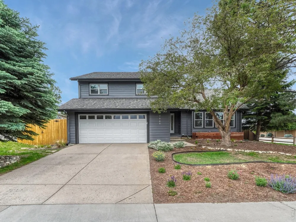 7909 S Poplar Way