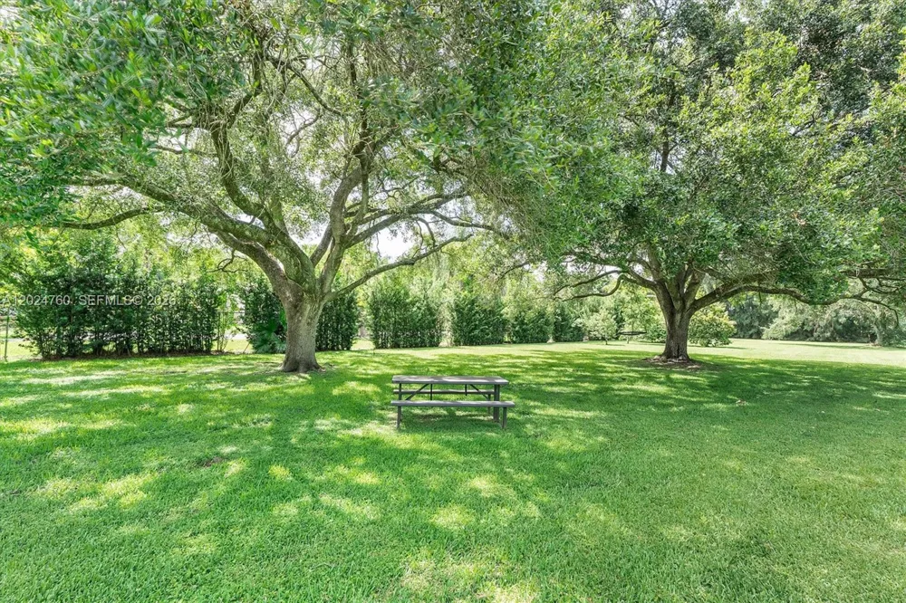 13821 Mustang Trl Southwest Ranches, FL 33330