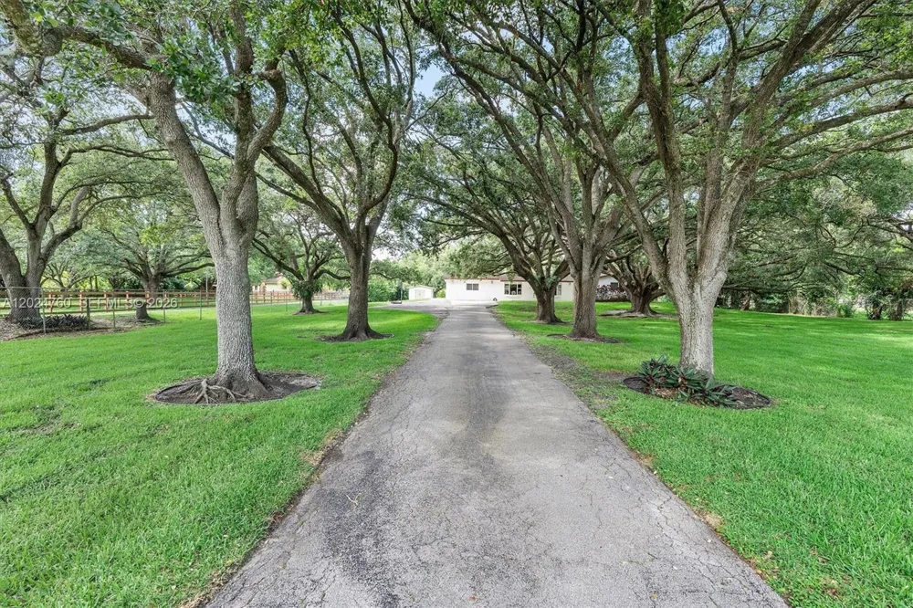 13821 Mustang Trl Southwest Ranches, FL 33330