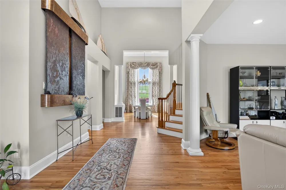 62 Pembroke Drive Glen Cove, NY 11542