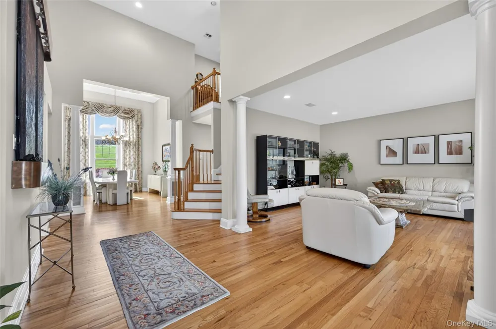 62 Pembroke Drive Glen Cove, NY 11542